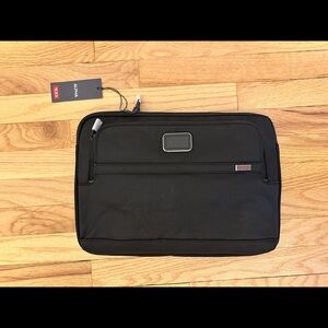 Tumi Alpha Large Laptop Cover - Black